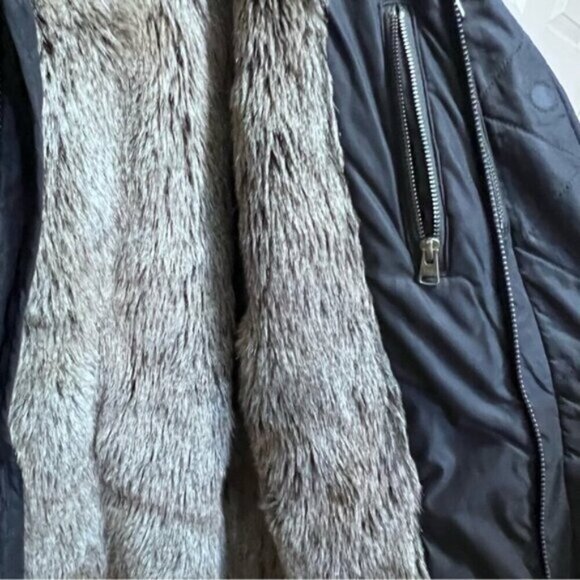 Aritzia TNA Blackcomb Black Parka Hooded Jacket Size Small Winter Coat Faux Fur - Picture 10 of 16